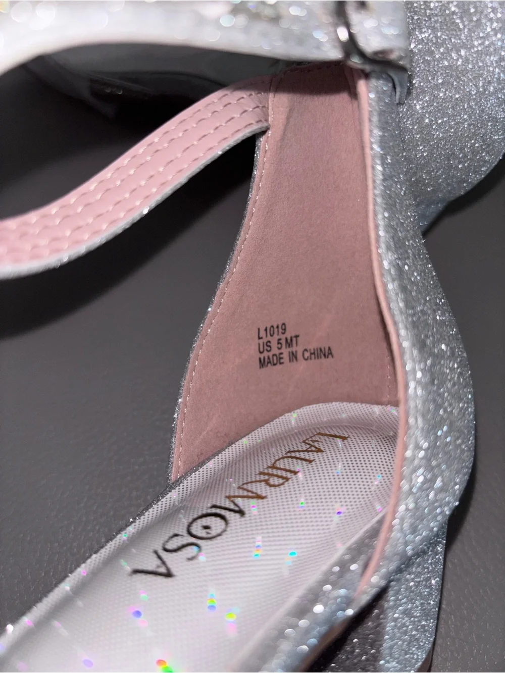 Laurmosa Girl’s Closed Toe Glitter Low Heel Shoes Size 5MT NEW